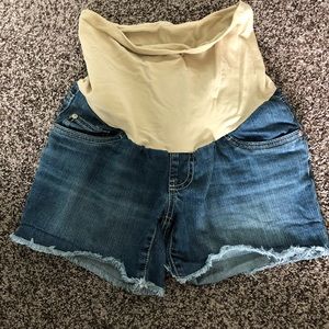 Maternity shorts